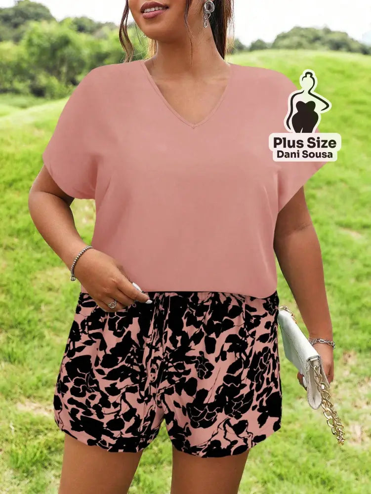 Conjunto Casual De Blusa Solta E Short Estampado Plus Size Conjunto Casual De Blusa Solta E Short Estampado Plus Size