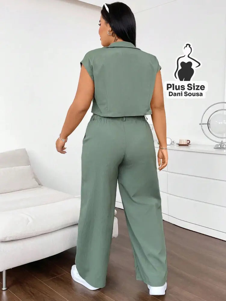 Conjunto Com Colete e Calça Pantalona Plus Size Conjunto Com Colete e Calça Pantalona Plus Size