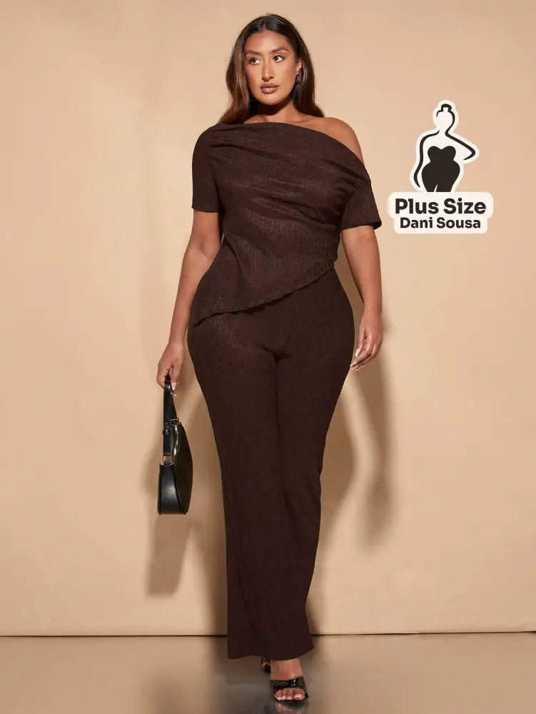 Conjunto de Festa Elegante com Ombro Assimétrico Plus Size Café / G Conjunto de Festa Elegante com Ombro Assimétrico