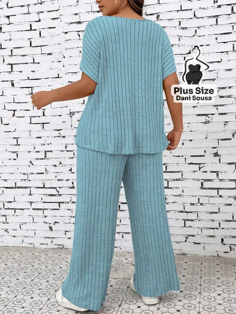 Conjunto de Loungewear Canelado Com Calça e Blusa Solta Plus Size Conjunto de Loungewear Canelado Com Calça e Blusa