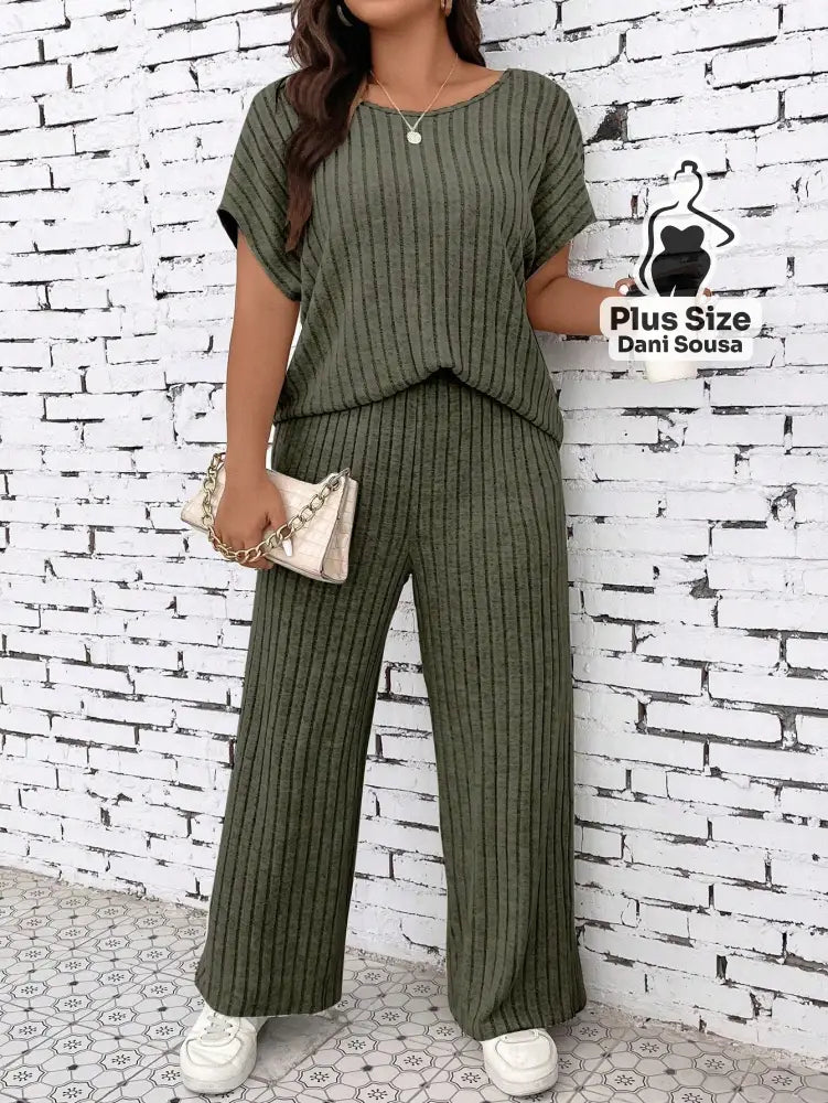 Conjunto de Loungewear Canelado Com Calça e Blusa Solta Plus Size Conjunto de Loungewear Canelado Com Calça e Blusa
