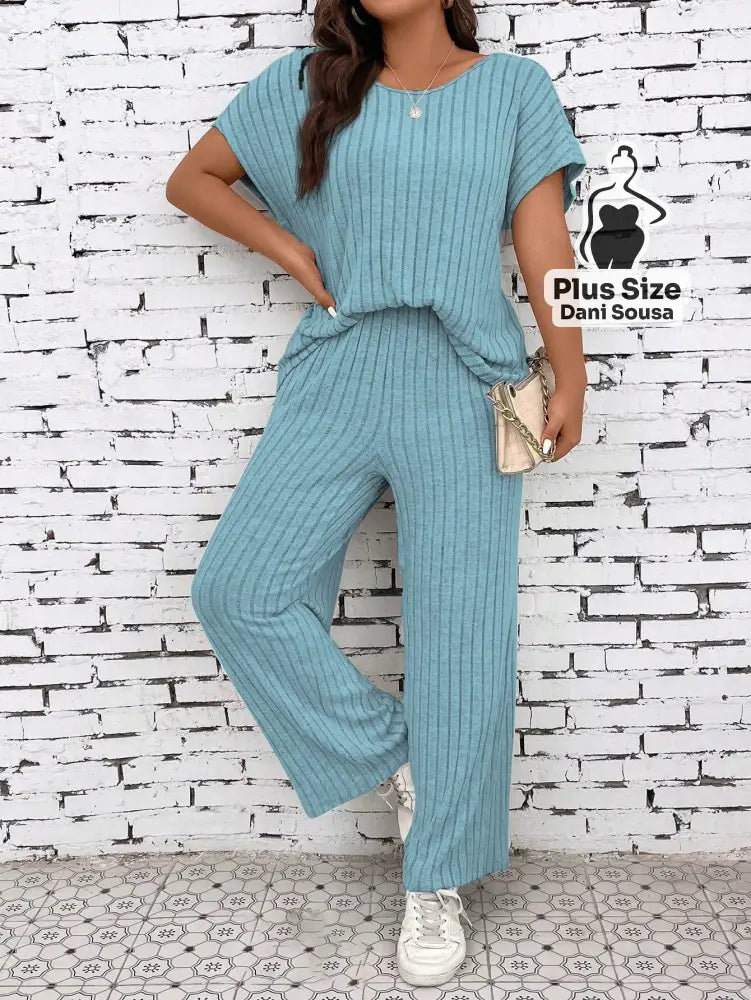Conjunto de Loungewear Canelado Com Calça e Blusa Solta Plus Size Conjunto de Loungewear Canelado Com Calça e Blusa