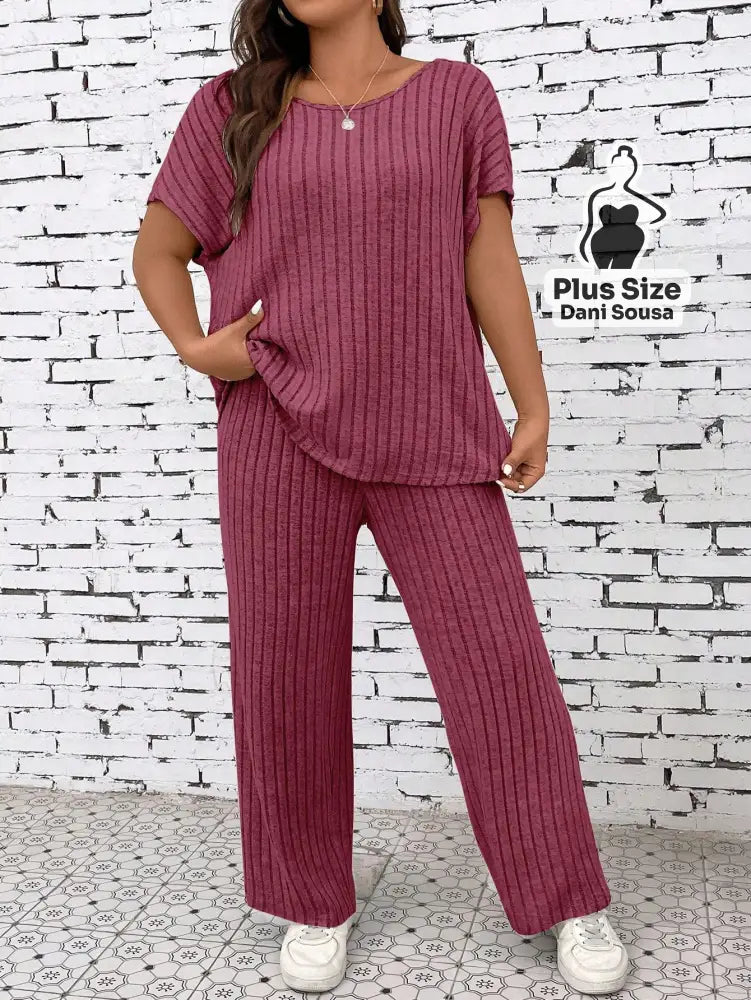 Conjunto de Loungewear Canelado Com Calça e Blusa Solta Plus Size Conjunto de Loungewear Canelado Com Calça e Blusa