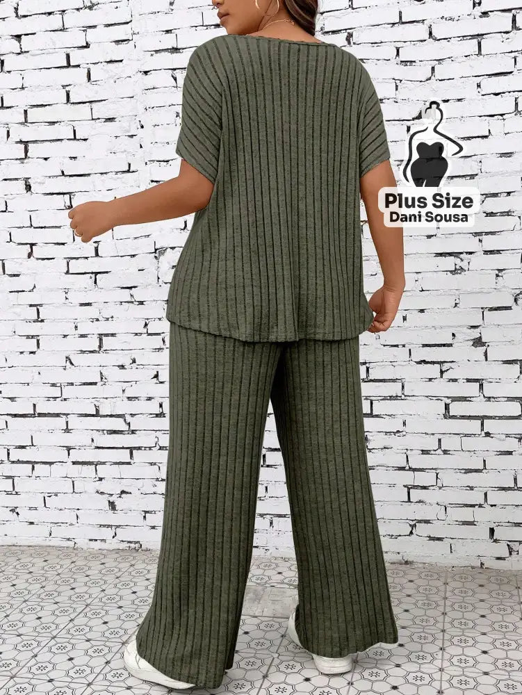 Conjunto de Loungewear Canelado Com Calça e Blusa Solta Plus Size Conjunto de Loungewear Canelado Com Calça e Blusa