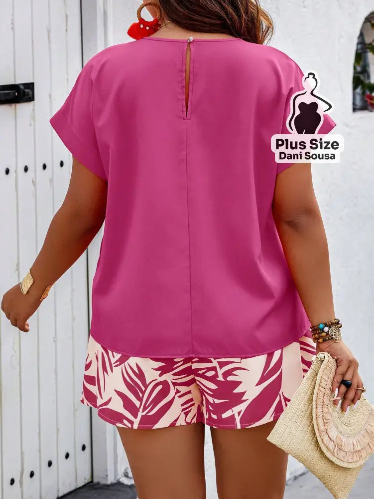 Conjunto de Verão com Shorts e Blusa de Manga Curta Plus Size Conjunto de Verão com Shorts e Blusa de Manga Curta Plus