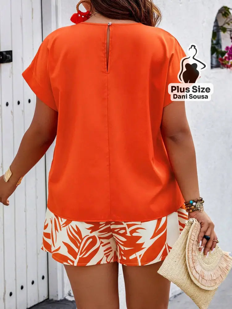 Conjunto de Verão com Shorts e Blusa de Manga Curta Plus Size Conjunto de Verão com Shorts e Blusa de Manga Curta Plus