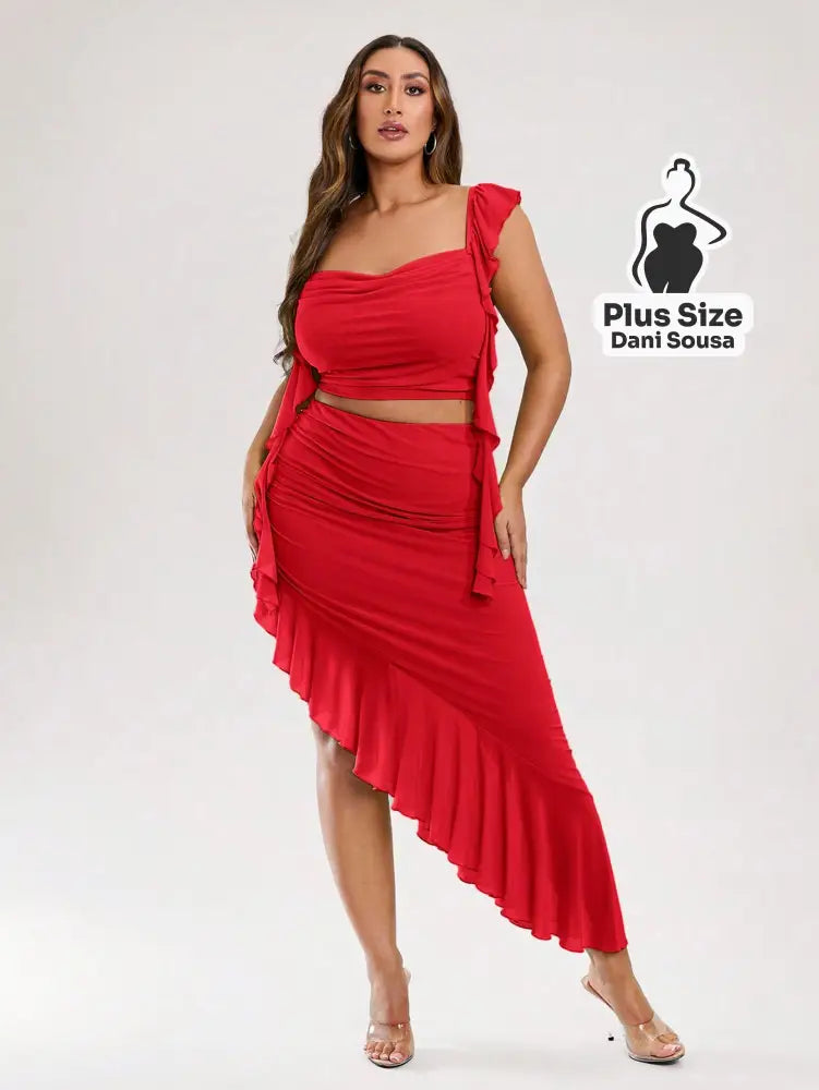 Conjunto Elegante com Detalhes de Babados e Top Cropped Plus Size Conjunto Elegante com Detalhes de Babados e Top