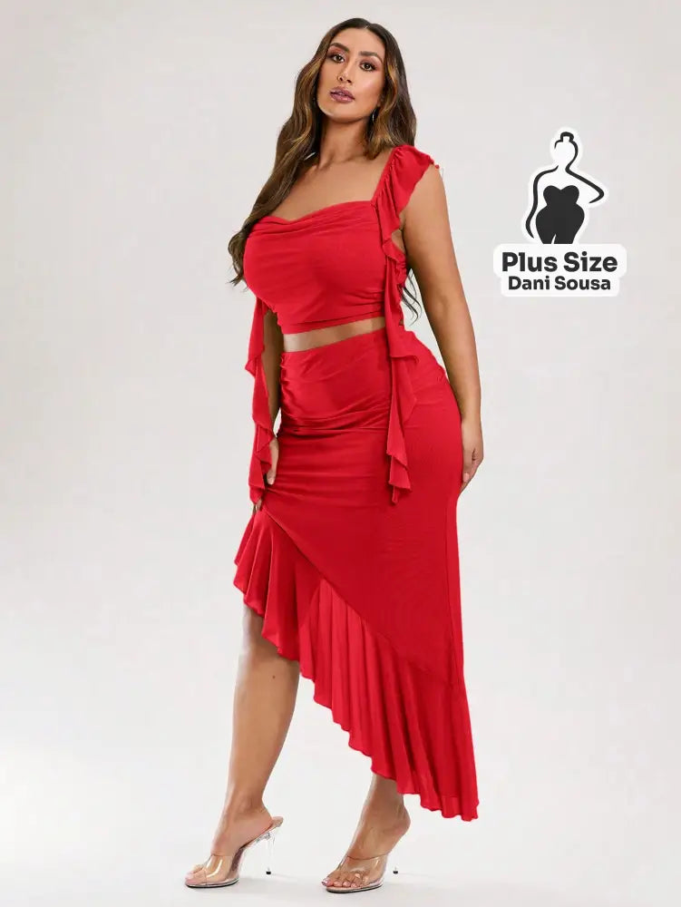 Conjunto Elegante com Detalhes de Babados e Top Cropped Plus Size Conjunto Elegante com Detalhes de Babados e Top