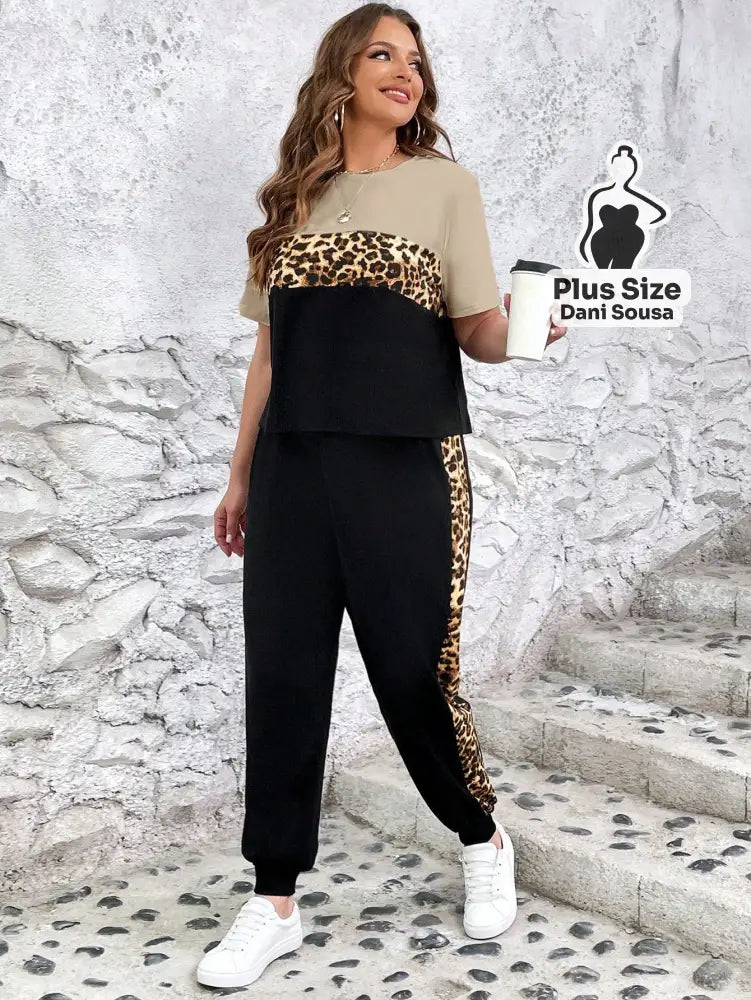 Conjunto Esportivo Com Detalhes Animal Print Plus Size Conjunto Esportivo Com Detalhes Animal Print Plus Size
