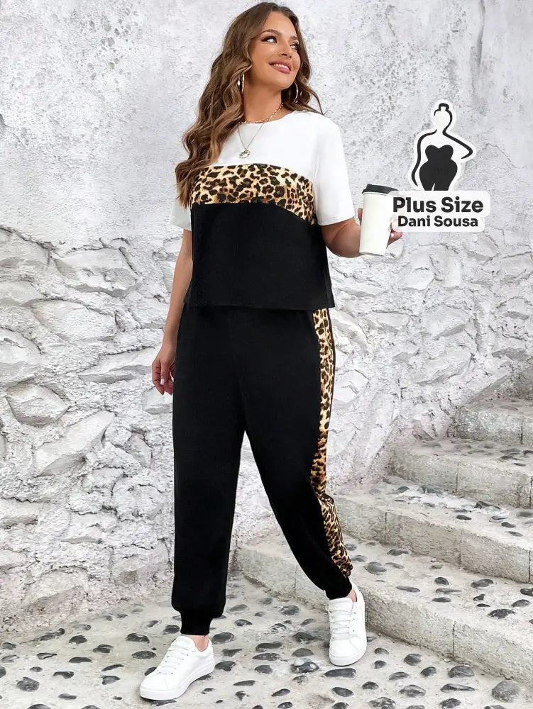 Conjunto Esportivo Com Detalhes Animal Print Plus Size Branco / G Conjunto Esportivo Com Detalhes Animal Print Plus Size