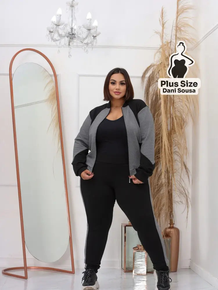 Conjunto Esportivo Com Zíper E Detalhes Modernos Plus Size Conjunto Esportivo Com Zíper E Detalhes Modernos Plus Size