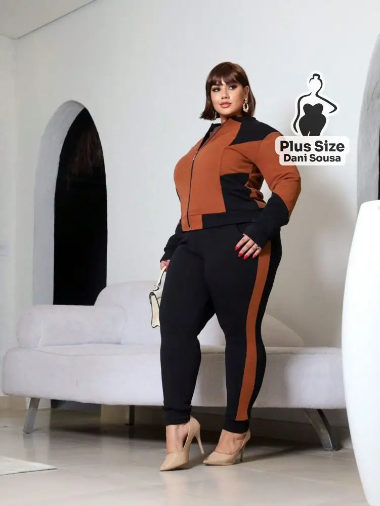 Conjunto Esportivo Com Zíper E Detalhes Modernos Plus Size Conjunto Esportivo Com Zíper E Detalhes Modernos Plus Size