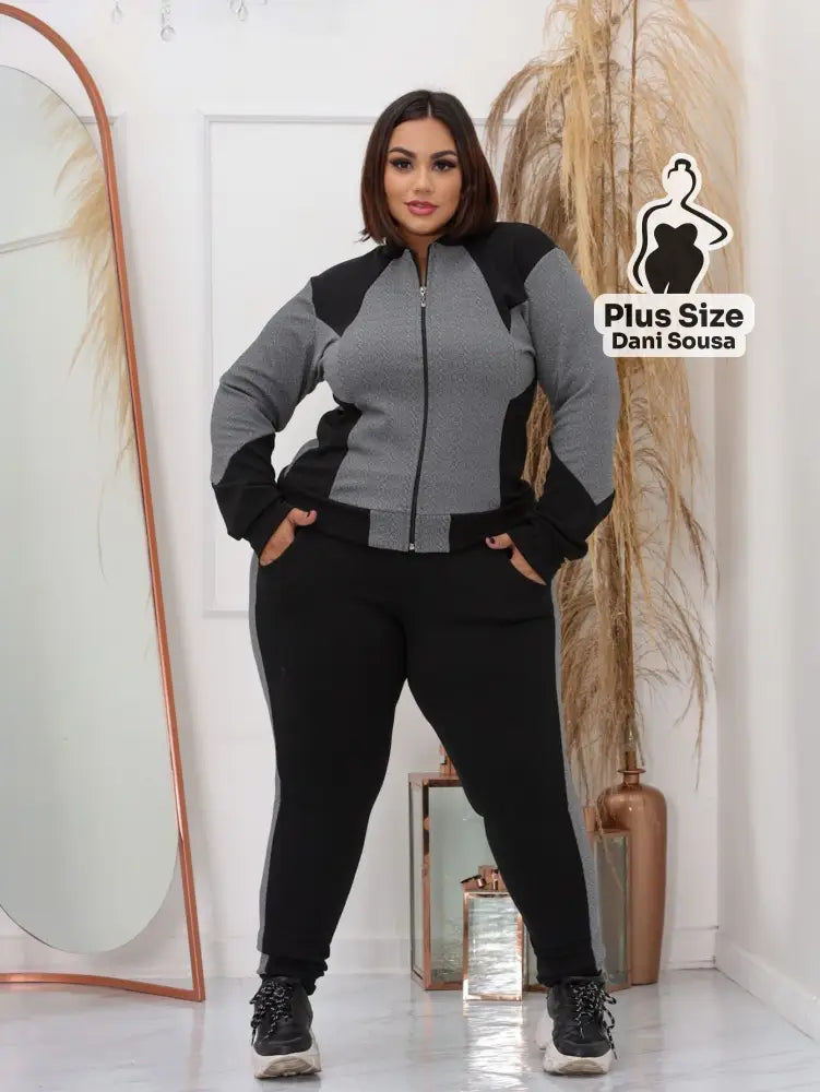Conjunto Esportivo Com Zíper E Detalhes Modernos Plus Size Conjunto Esportivo Com Zíper E Detalhes Modernos Plus Size