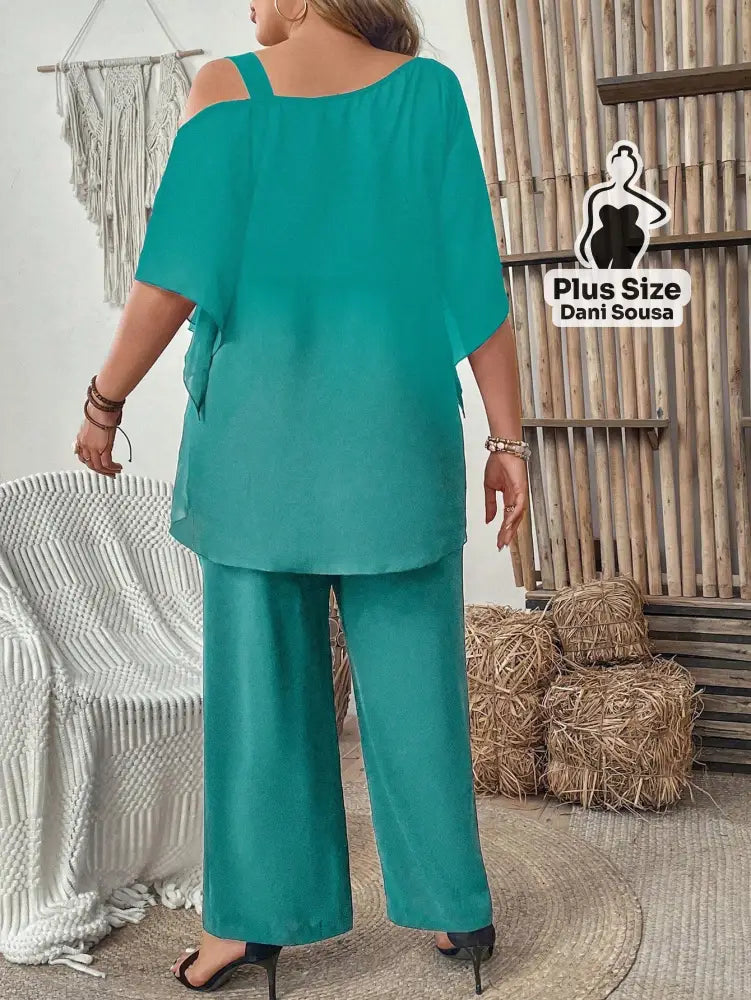 Conjunto Feminino de Blusa com Camadas e Calça Pantalona Plus Size Conjunto Feminino de Blusa com Camadas e Calça