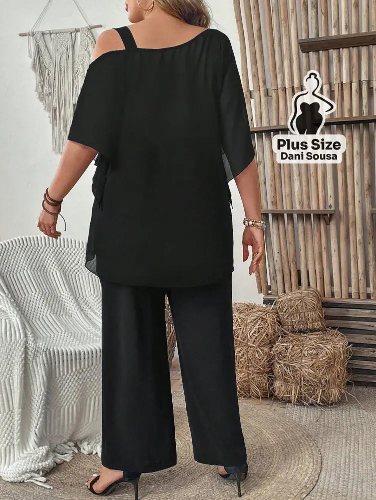 Conjunto Feminino de Blusa com Camadas e Calça Pantalona Plus Size Conjunto Feminino de Blusa com Camadas e Calça