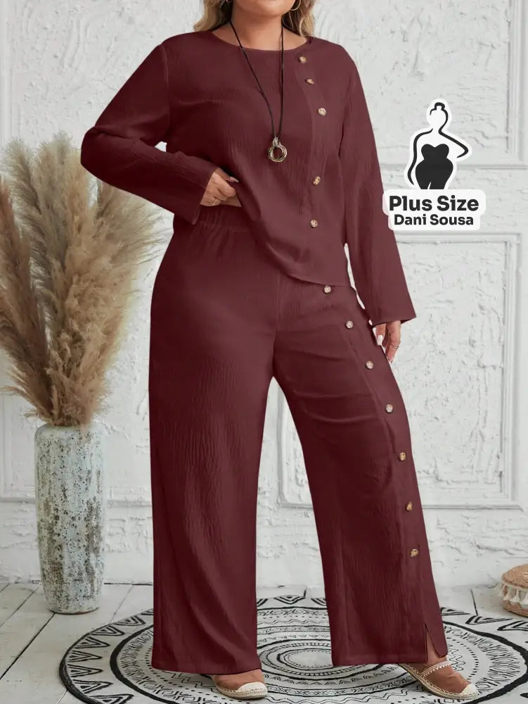 Conjunto Feminino de Blusa e Calça Com Detalhes de Botões Plus Size Vinho / G Conjunto Feminino de Blusa e Calça Com