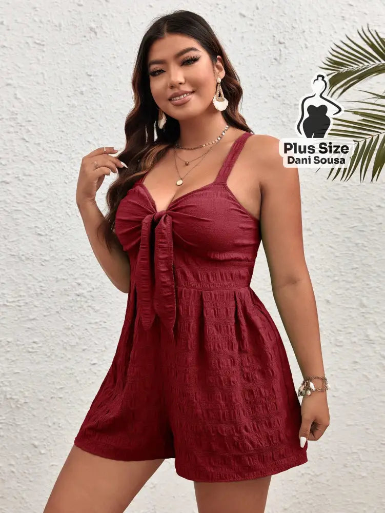 Macacão Curto Com Amarração Plus Size Macacão Curto Com Amarração Plus Size
