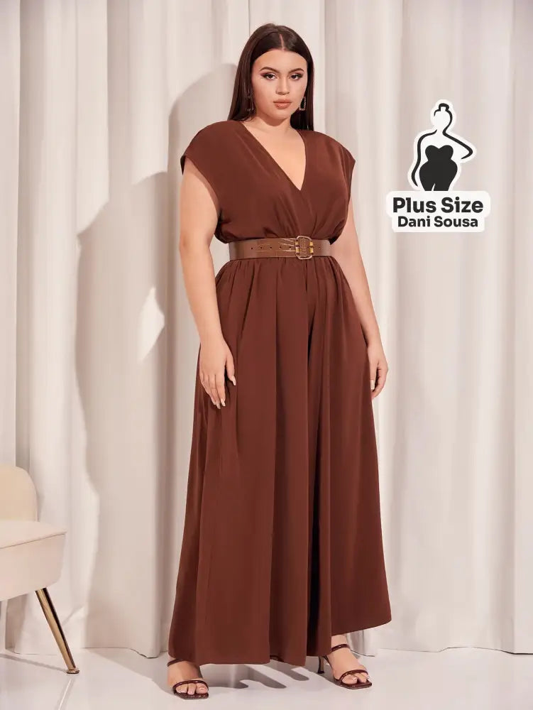 Macacão De Corte Elegante Com Decote V Plus Size Macacão De Corte Elegante Com Decote V Plus Size