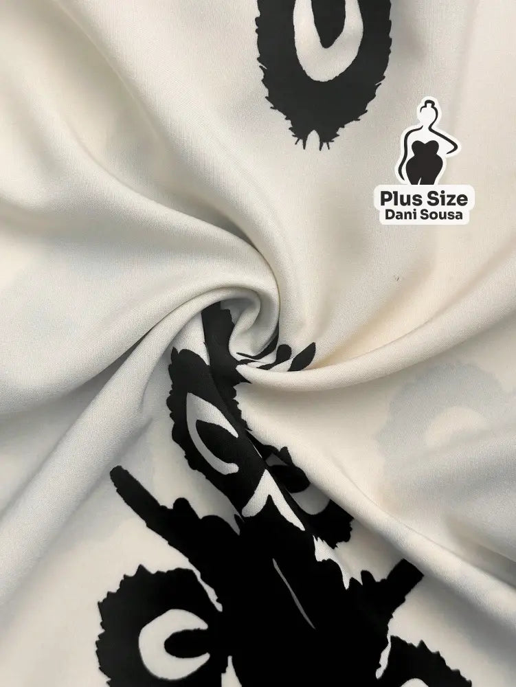 Macacão Elegante De Gola Alta Plus Size Macacão Elegante De Gola Alta Plus Size