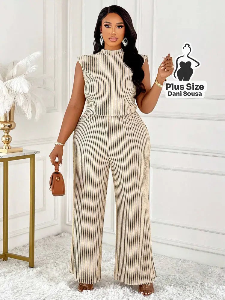 Macacão Listrado De Gola Alta Plus Size Macacão Listrado De Gola Alta Plus Size