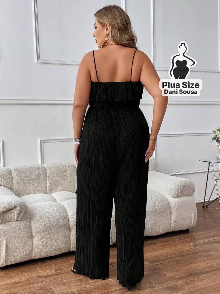 Macacão Longo Plissado Com Alças Plus Size Macacão Longo Plissado Com Alças Plus Size