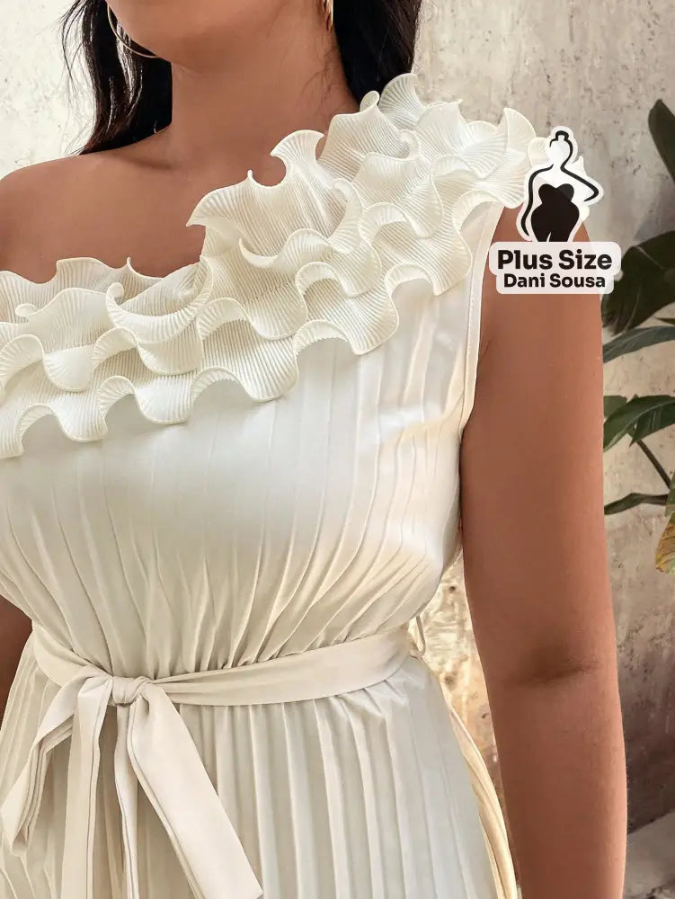 Macacão Plissado Com Babado E Um Ombro Só Plus Size Macacão Plissado Com Babado E Um Ombro Só Plus Size
