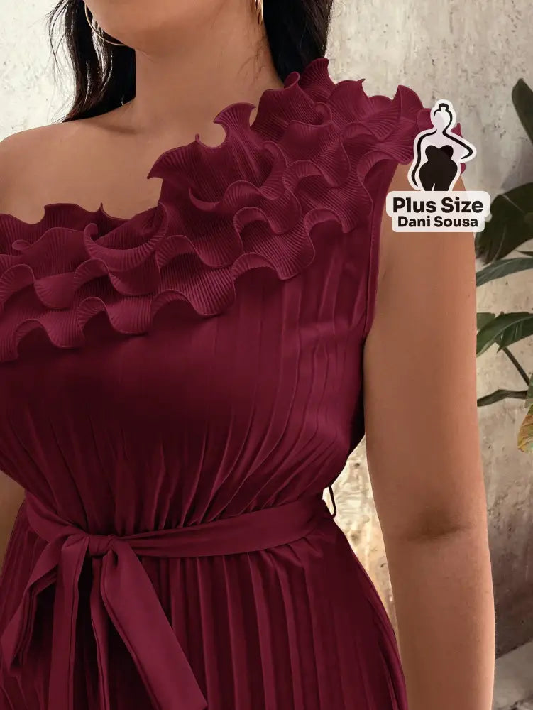Macacão Plissado Com Babado E Um Ombro Só Plus Size Macacão Plissado Com Babado E Um Ombro Só Plus Size