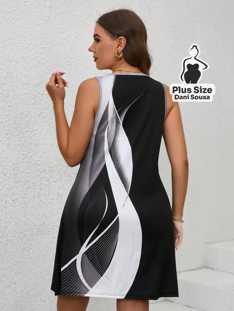 Vestido Assimétrico com Detalhe Floral Plus Size Vestido Preto e Branco Assimétrico com Estampa Abstrata e Detalhe