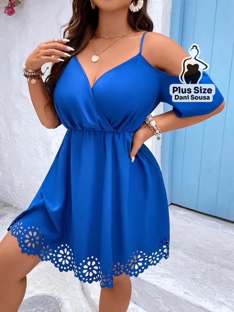 Vestido Charmoso Com Alças E Barra Vazada Plus Size Vestido Charmoso Com Alças E Barra Vazada Plus Size