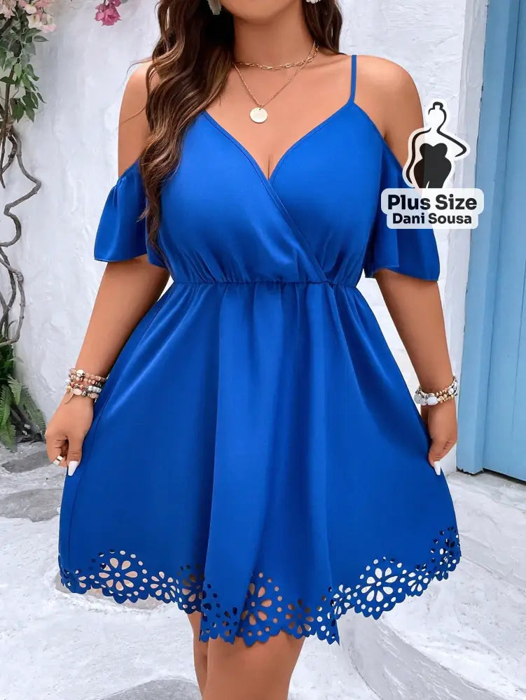 Vestido Charmoso Com Alças E Barra Vazada Plus Size Vestido Charmoso Com Alças E Barra Vazada Plus Size