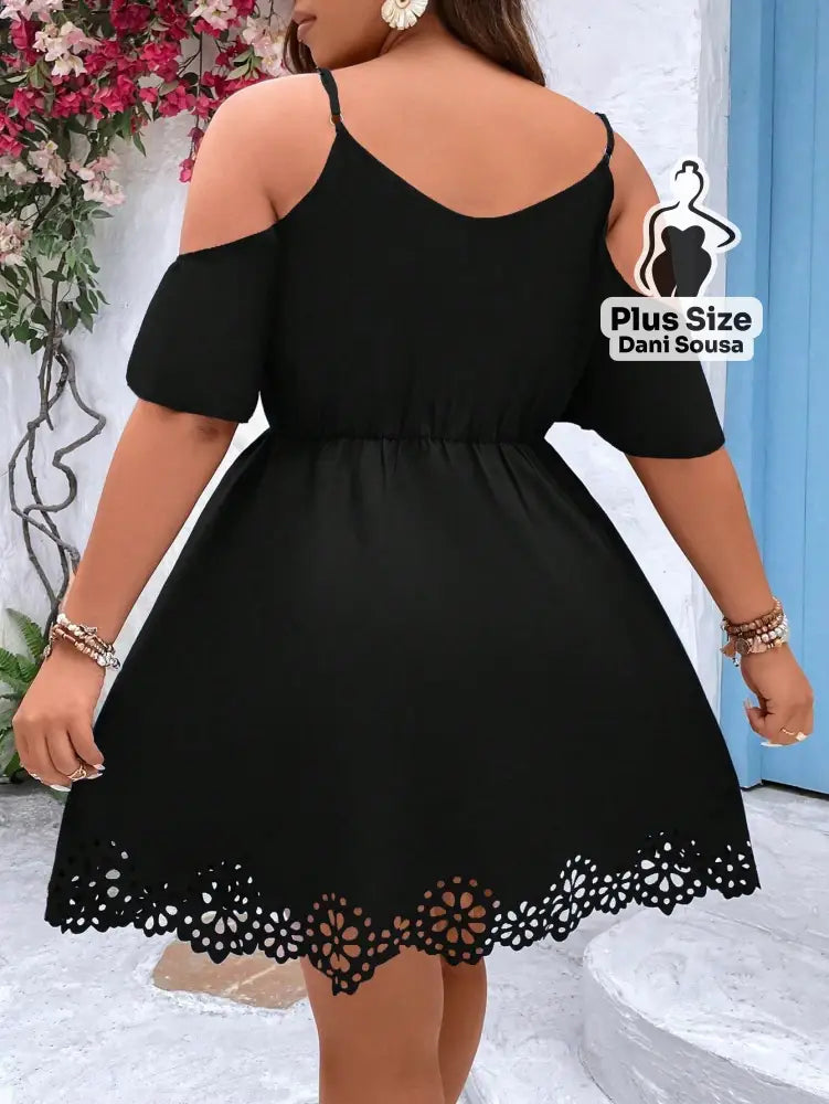 Vestido Charmoso Com Alças E Barra Vazada Plus Size Vestido Charmoso Com Alças E Barra Vazada Plus Size