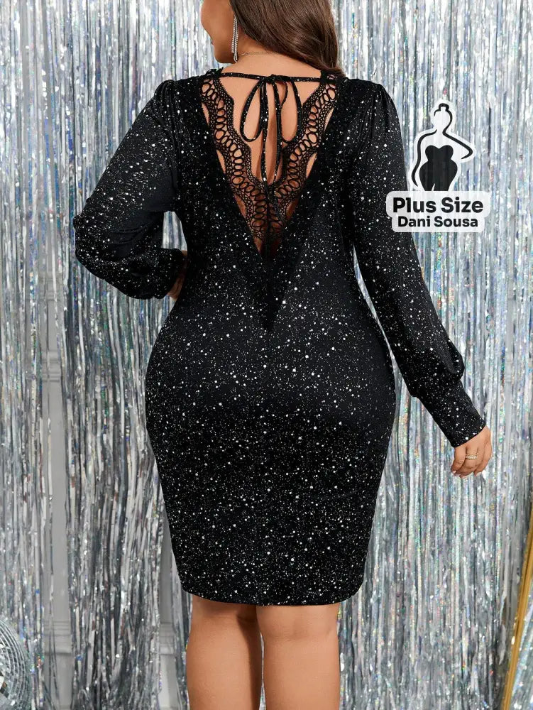 Vestido Curto de Festa com Bordado e Brilho Plus Size Vestido Curto de Festa com Bordado e Brilho Plus Size