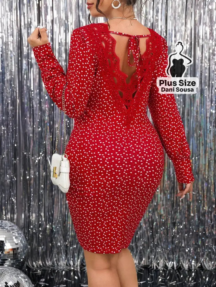 Vestido Curto de Festa com Bordado e Brilho Plus Size Vestido Curto de Festa com Bordado e Brilho Plus Size