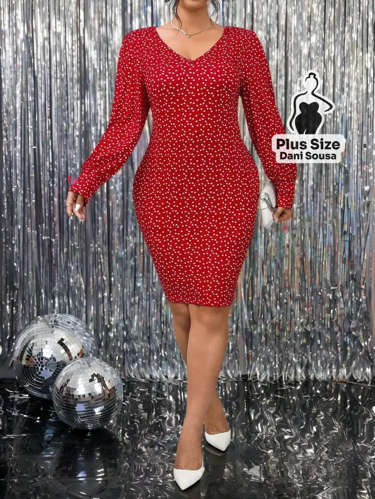 Vestido Curto de Festa com Bordado e Brilho Plus Size Vestido Curto de Festa com Bordado e Brilho Plus Size