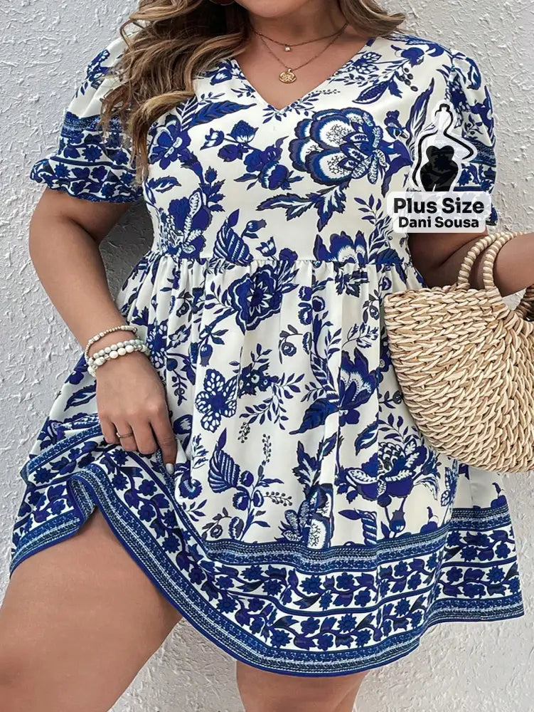 Vestido Curto Estampado com Manga Bufante e Decote V Plus Size Vestido Curto Estampado com Manga Bufante e Decote V
