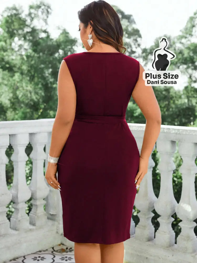 Vestido Curto Transpassado com Laço na Cintura Plus Size Vestido Curto Justo Canelado Plus Size