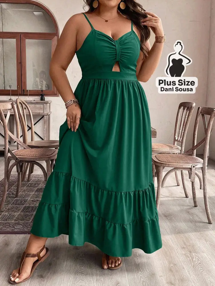 Vestido Longo com Alças Finas e Detalhe de Recorte Plus Size Vestido Longo com Alças Finas e Detalhe de Recorte Plus
