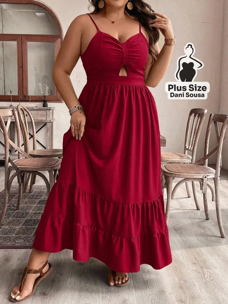 Vestido Longo com Alças Finas e Detalhe de Recorte Plus Size Vestido Longo com Alças Finas e Detalhe de Recorte Plus