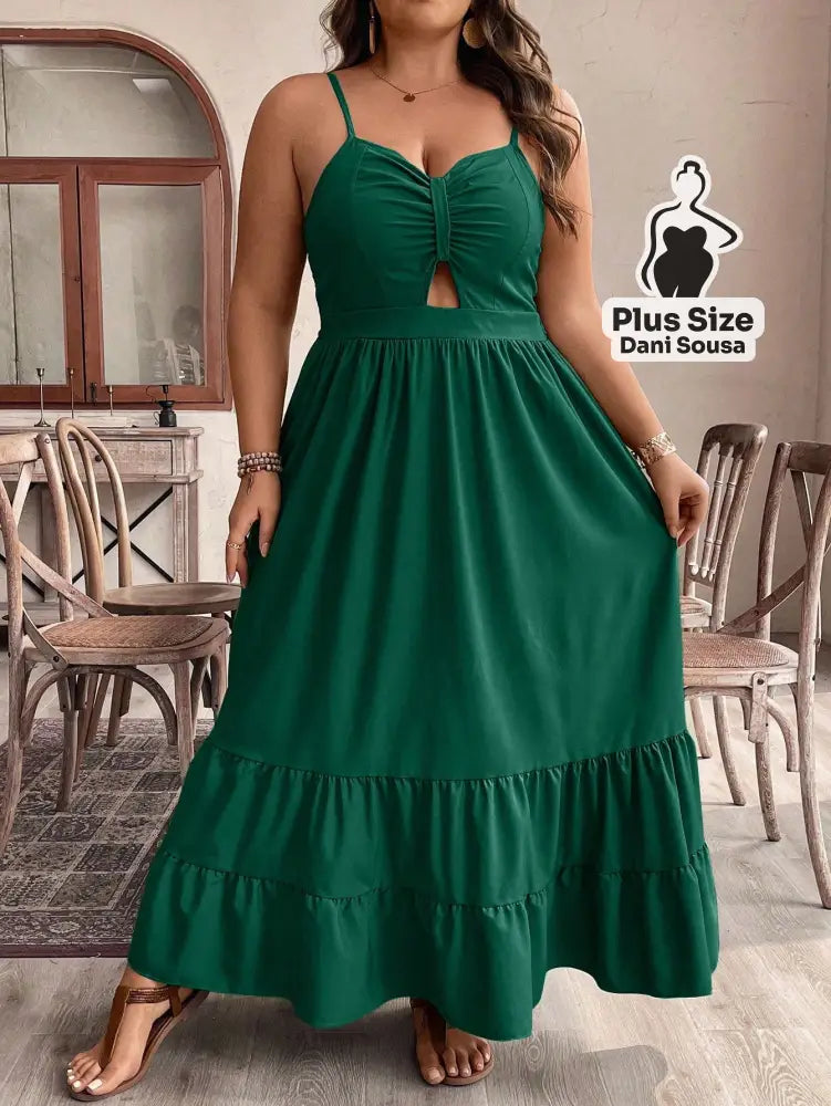 Vestido Longo com Alças Finas e Detalhe de Recorte Plus Size Vestido Longo com Alças Finas e Detalhe de Recorte Plus