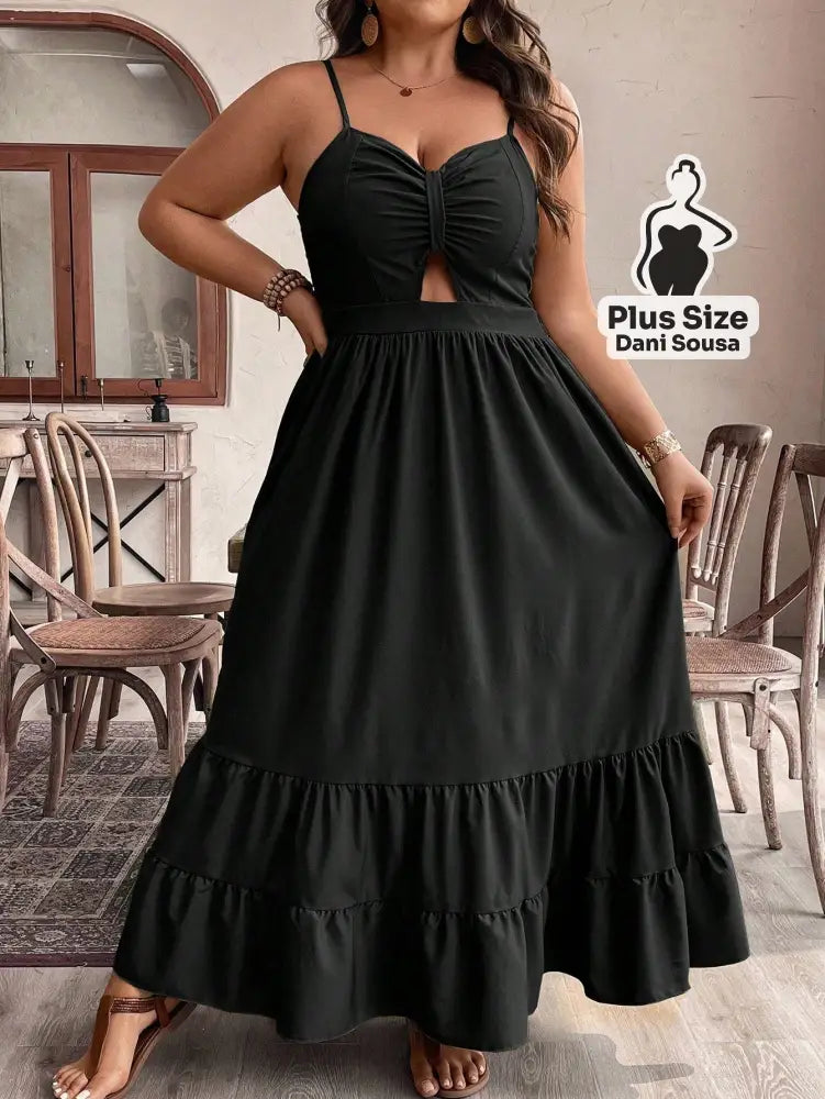 Vestido Longo com Alças Finas e Detalhe de Recorte Plus Size Preto / G Vestido Longo com Alças Finas e Detalhe de