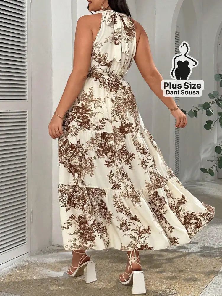 Vestido Longo Estampado com Camadas e Cinto Ajustável Plus Size Conjunto Cropped e Shorts Estampado com Detalhes de