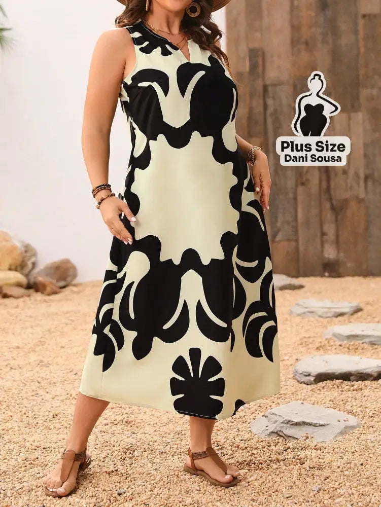 Vestido Longo Listrado com Decote V e Fenda Plus Size Vestido Longo Listrado com Decote V e Fenda Plus Size