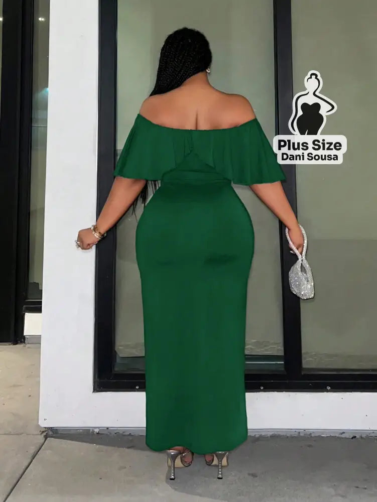 Vestido Longo Ombro a Ombro com Babado Plus Size Vestido Longo Ombro a Ombro com Babado Plus Size