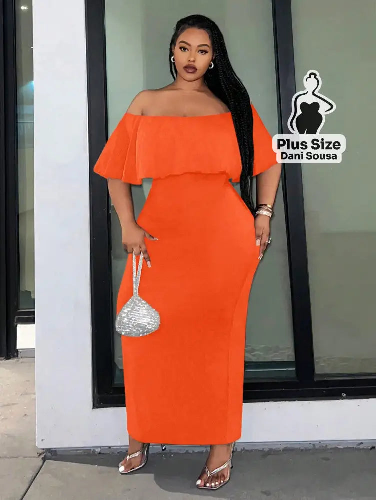 Vestido Longo Ombro a Ombro com Babado Plus Size Vestido Longo Ombro a Ombro com Babado Plus Size