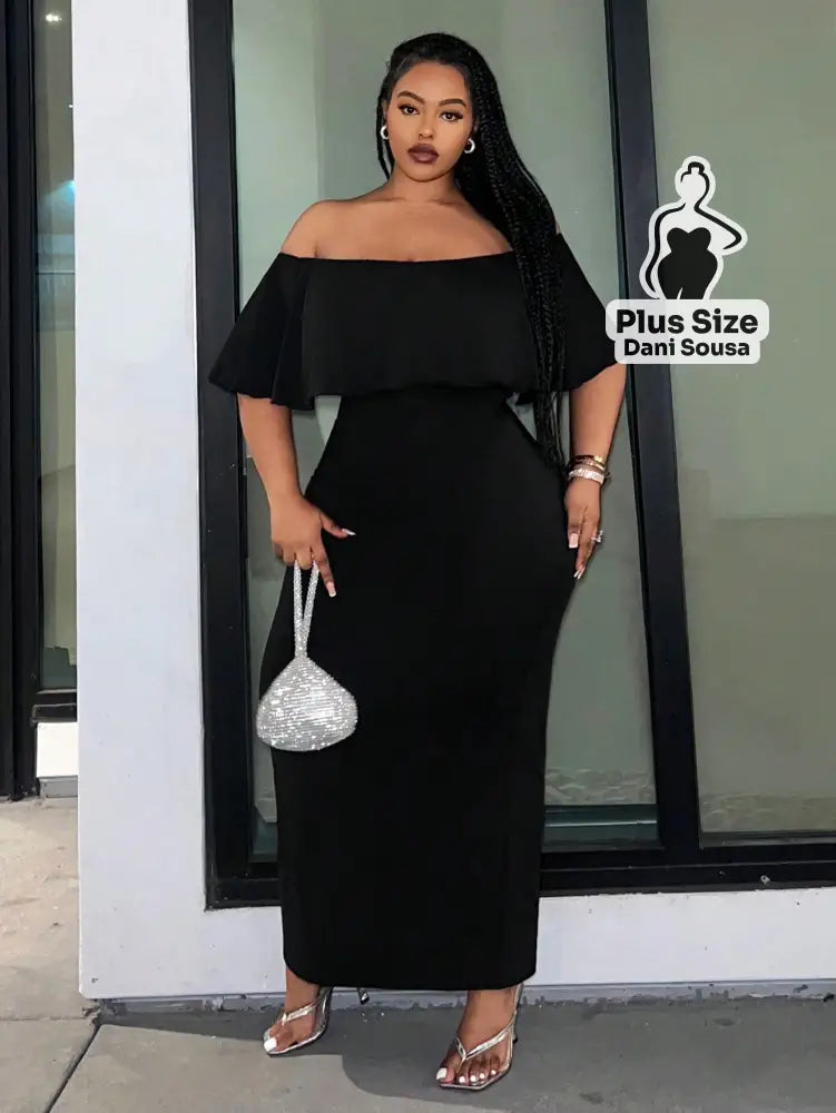 Vestido Longo Ombro a Ombro com Babado Plus Size Vestido Longo Ombro a Ombro com Babado Plus Size