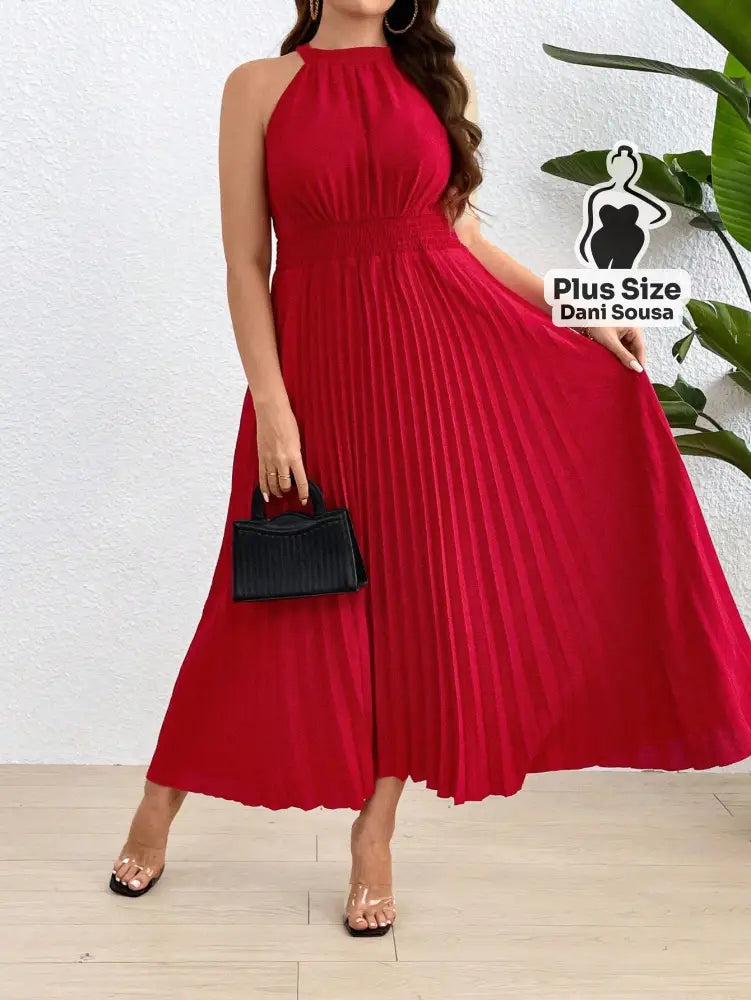 Vestido Longo Plissado com Gola Alta Plus Size Vermelho / G Conjunto Cropped e Shorts Estampado com Detalhes de Renda