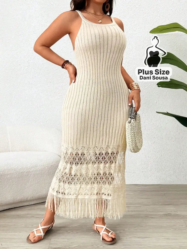 Vestido Midi Canelado com Detalhe de Crochê e Franja Plus Size Vestido Midi Canelado com Detalhe de Crochê e Franja