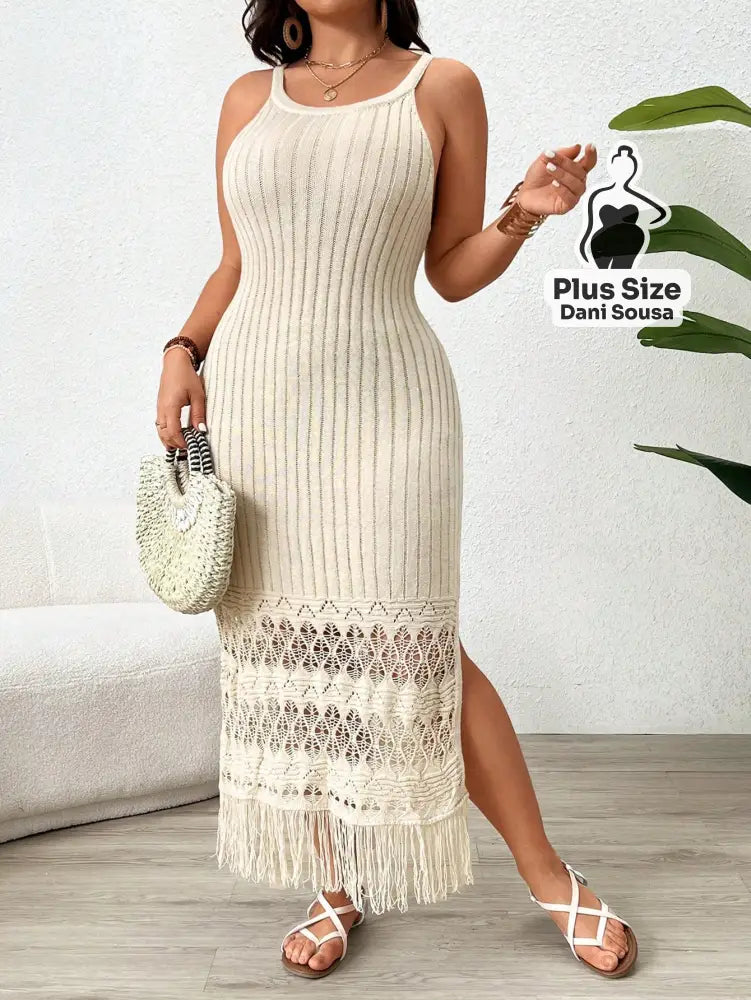 Vestido Midi Canelado com Detalhe de Crochê e Franja Plus Size Caqui / G Vestido Midi Canelado com Detalhe de Crochê e