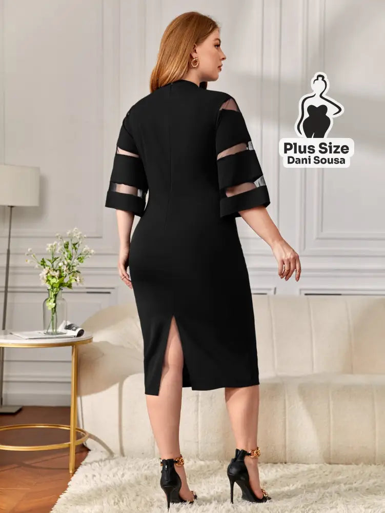 Vestido Midi Elegante Com Detalhes Em Tule Plus Size Vestido Midi Elegante Com Detalhes Em Tule Plus Size