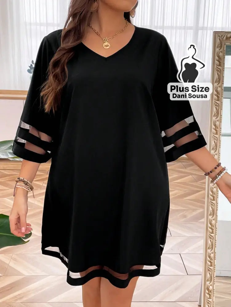 Vestido Sofisticado Com Detalhes Transparentes Plus Size Vestido Sofisticado Com Detalhes Transparentes Plus Size
